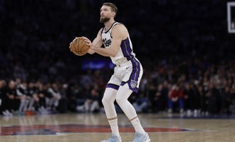 Shams：小萨博尼斯接受左膝半月板修复手术 本赛季报销