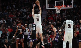 季前赛-杨瀚森16+4+3帽拉文19分 开拓者险胜国王