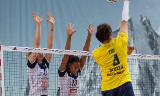 上届意甲冠亚军输球！朱婷10分无缘决赛，边攻低迷科内新赛季首败