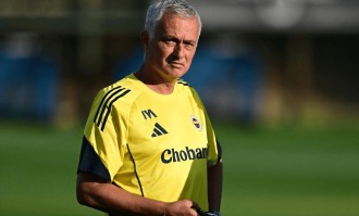 0-0，多一人未能取胜，62岁穆帅率队在主场跟欧冠2冠王握手言和