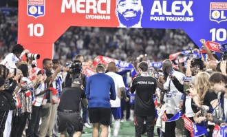 凌晨3点官宣！法甲7冠王遭罚降级，违反财政规则，巴黎违规却没事