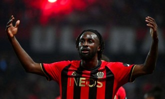 法甲12球8助前锋想与穆帅合作，费内巴切中锋目标等待纽卡斯尔