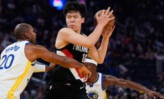 杨翰森半场已出战10分钟 1板1助1次三分未中2失误1犯规